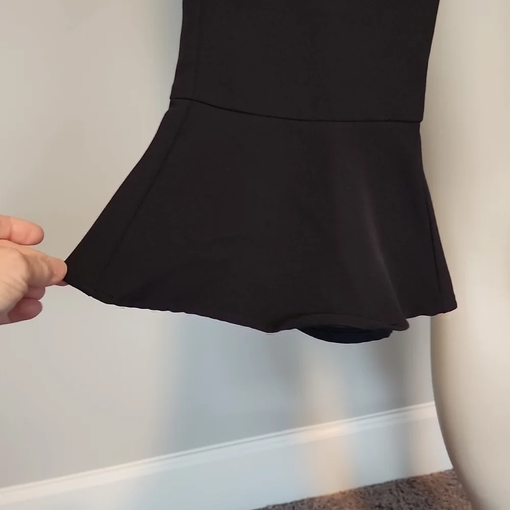 Rebecca Minkoff black cropped pants with ruffle hem-26 - Picture 2 of 8